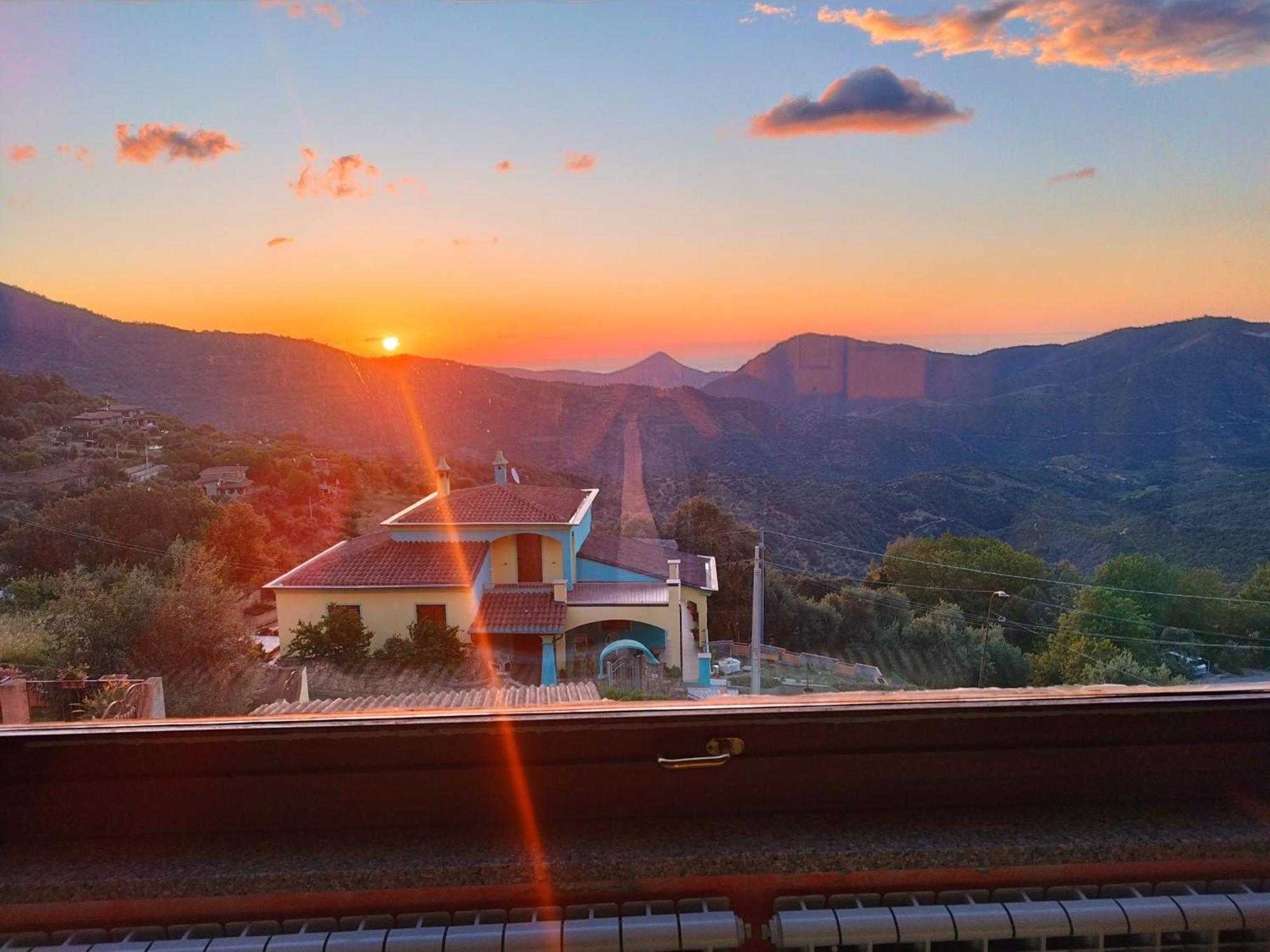 Appartamenti La Collina Jerzu ภายนอก รูปภาพ
