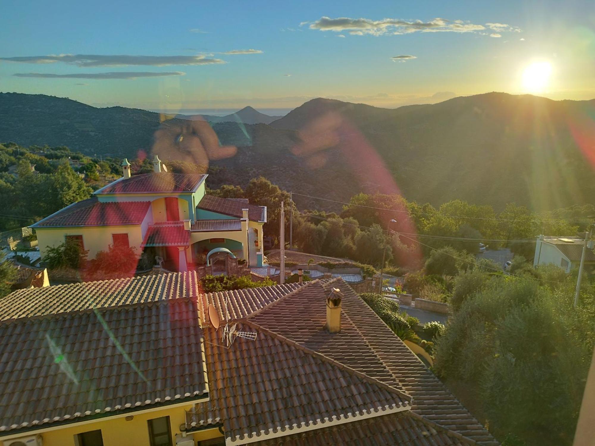 Appartamenti La Collina Jerzu ภายนอก รูปภาพ