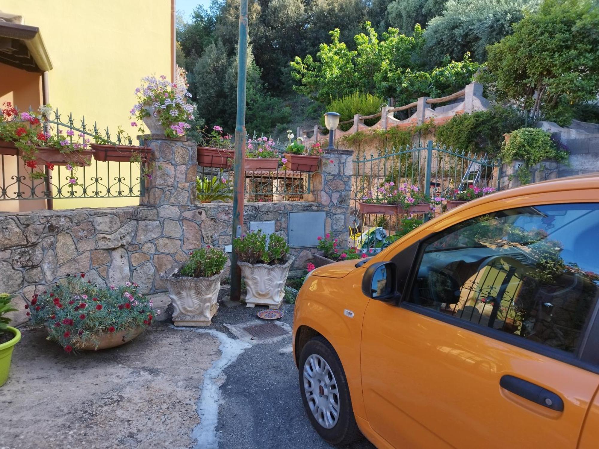 Appartamenti La Collina Jerzu ภายนอก รูปภาพ
