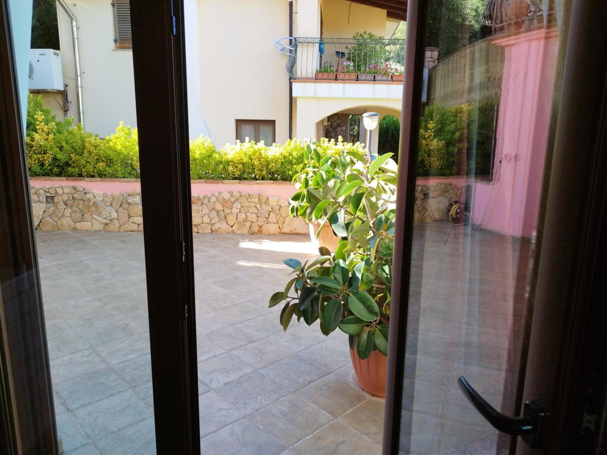 Appartamenti La Collina Jerzu ภายนอก รูปภาพ