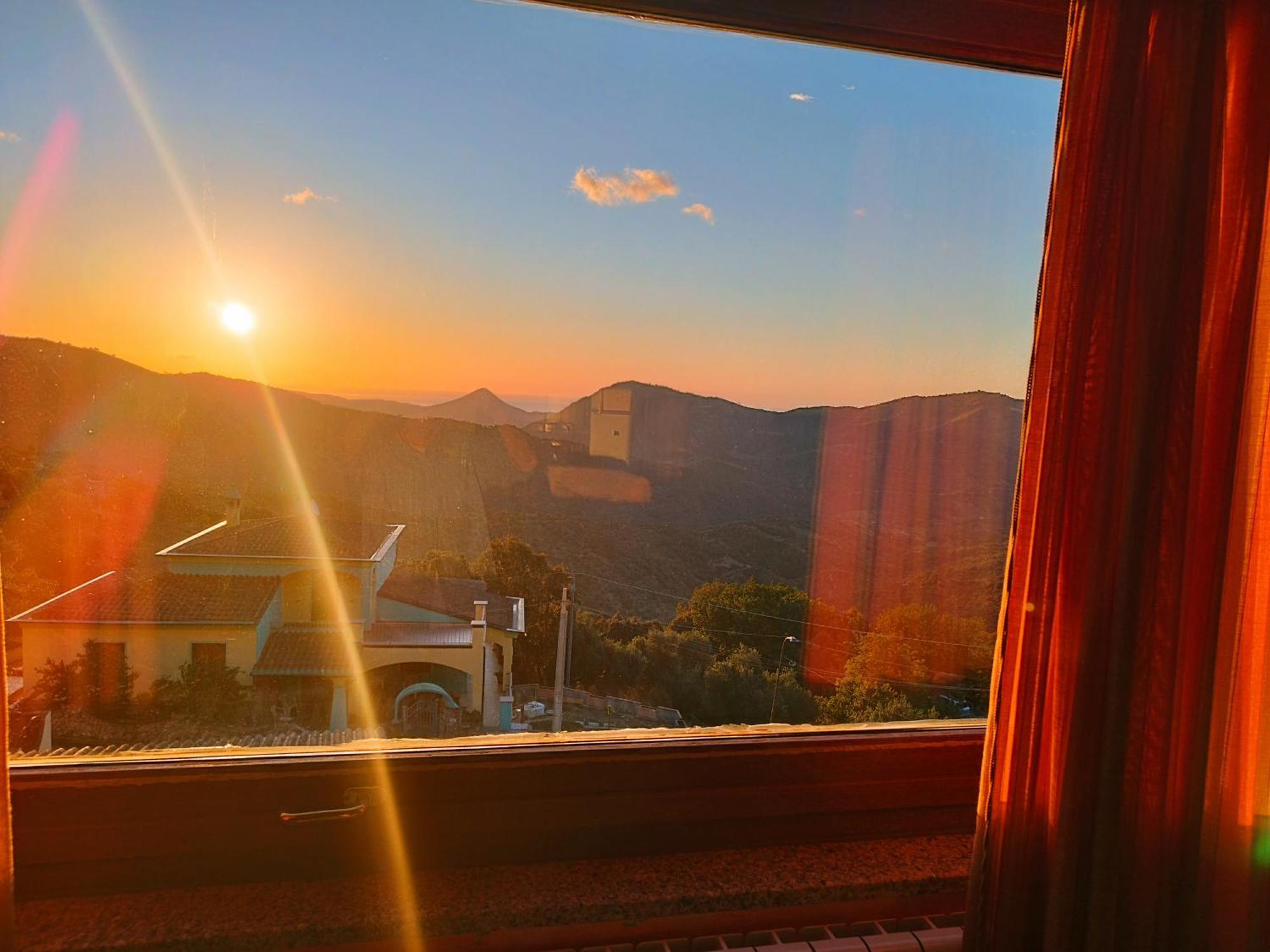 Appartamenti La Collina Jerzu ภายนอก รูปภาพ