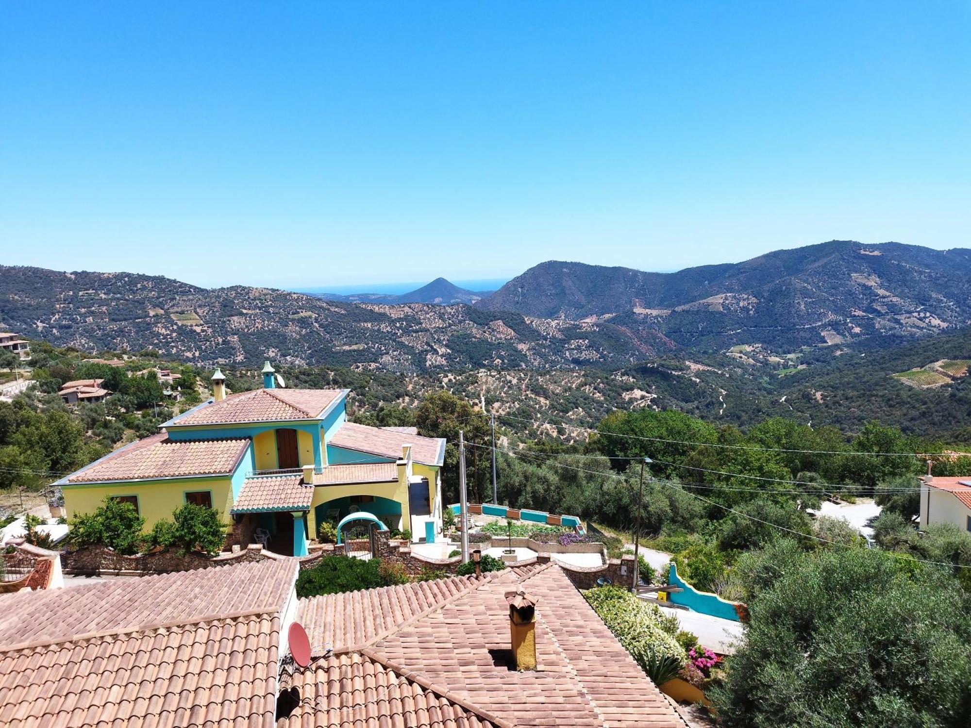 Appartamenti La Collina Jerzu ภายนอก รูปภาพ