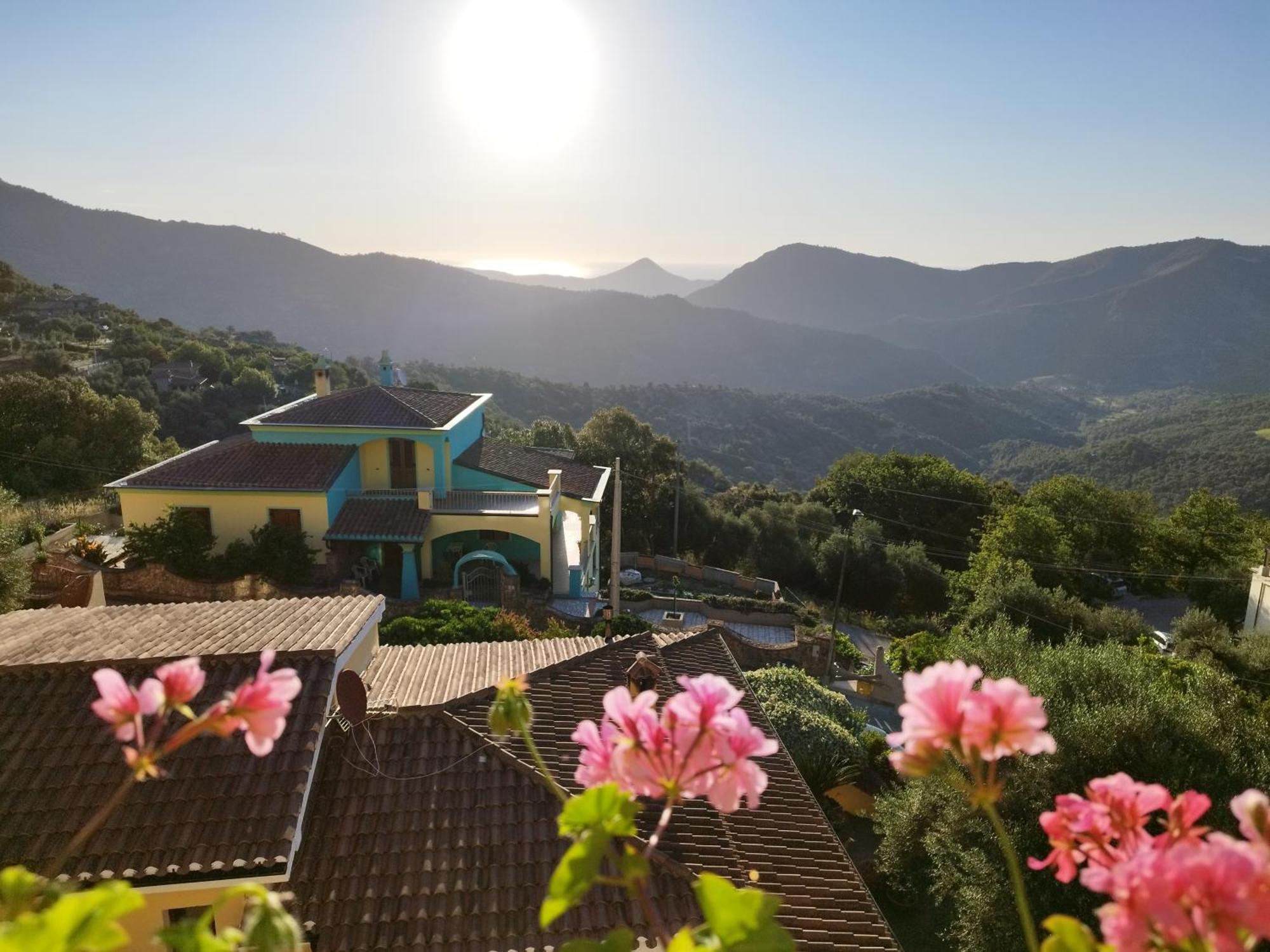 Appartamenti La Collina Jerzu ภายนอก รูปภาพ